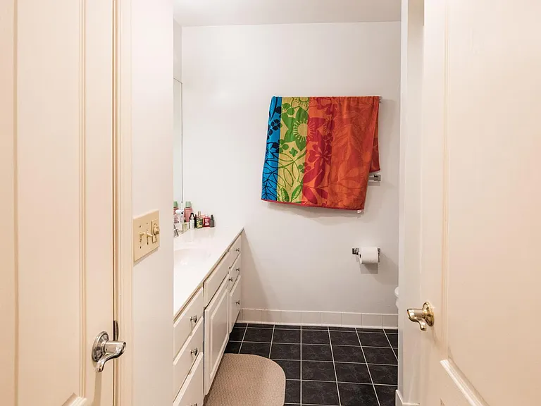 6932 Fairfax Dr #304 — Photo 17