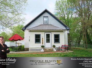 809 Pine St, Wamego, KS 66547