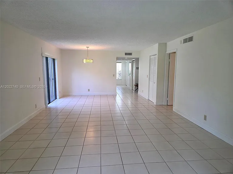413 Lakeview Dr #104 — Photo 13