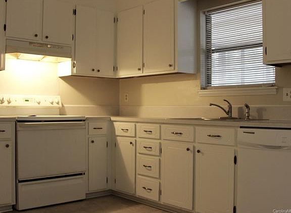 3rd image of 7212 Ravenglass Ln