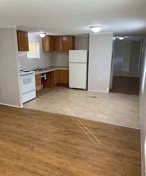 120 Sycamore Ln #B — Photo 3