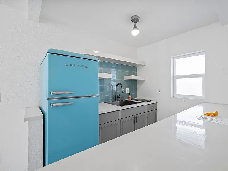 503 N 2nd St #6 — Photo 7