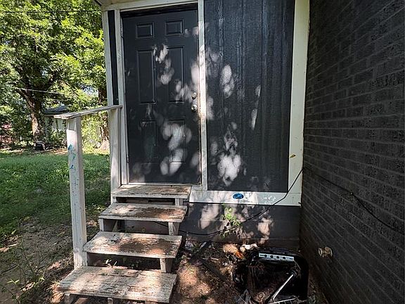 5th image of 2117 NE 17th St