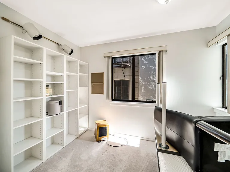 2578 Virginia St #6 — Photo 22