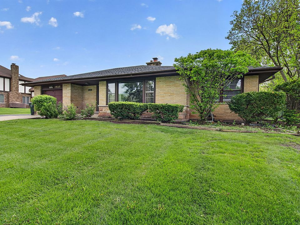 1st image of 3925 Downers Dr