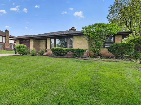 3925 Downers Dr, Downers Grove, IL 60515