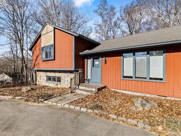 8 Running Pine Drive, Clinton, CT 06413