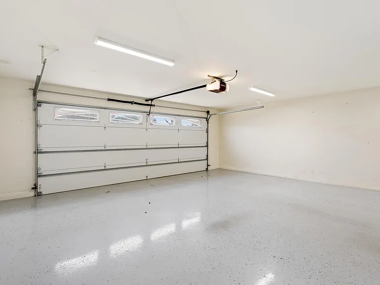 222 Mortimer Ln — Photo 30