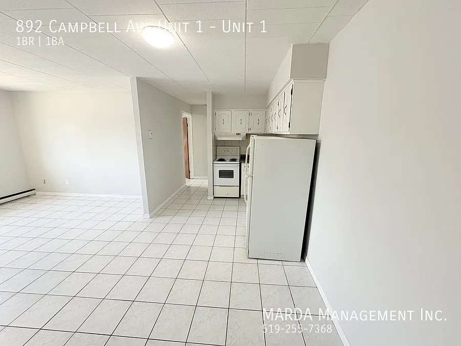 Cozy 1 Bed/1 Bath Main Floor -Close To U Of W + Hydro! — Photo 4