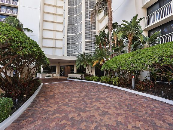 3rd image of 3000 N Ocean Dr APT 6A