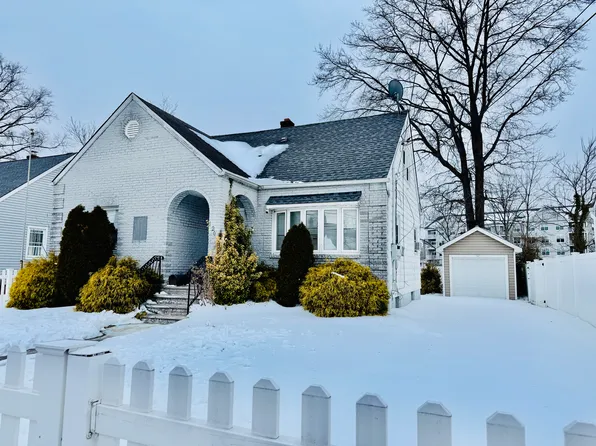 1208 Crescent Ave, Roselle, NJ 07203