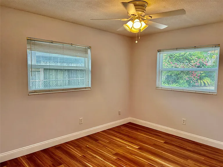 2437 Eastbrook Blvd — Photo 18