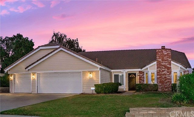 Entertainer's dream home inside and out!