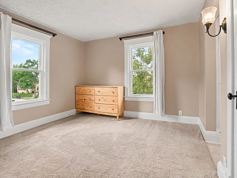 1155 Portage Ave — Photo 16