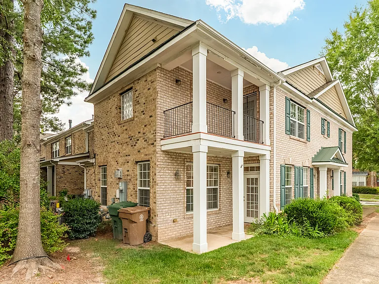 232 Lone Star Way — Photo 4