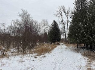 5311 Lakeshore Rd, Manistee, MI 49660