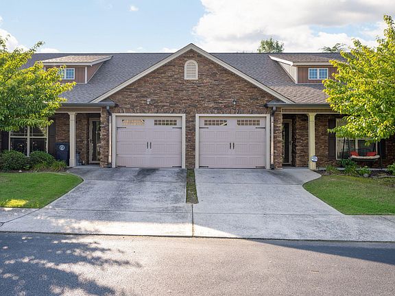 3rd image of 6917 Village Lake Cir