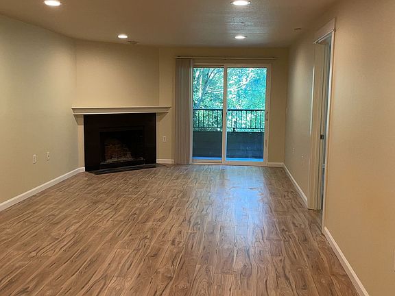 4th image of 732 Kirkland Cir APT D202