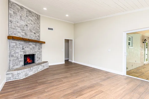 321 Ferdinand Dr — Photo 6