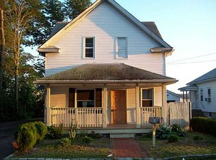 12 Old Oak Ave, Cranston, RI 02920