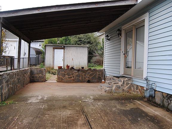2nd image of 346 Mayflower Ave