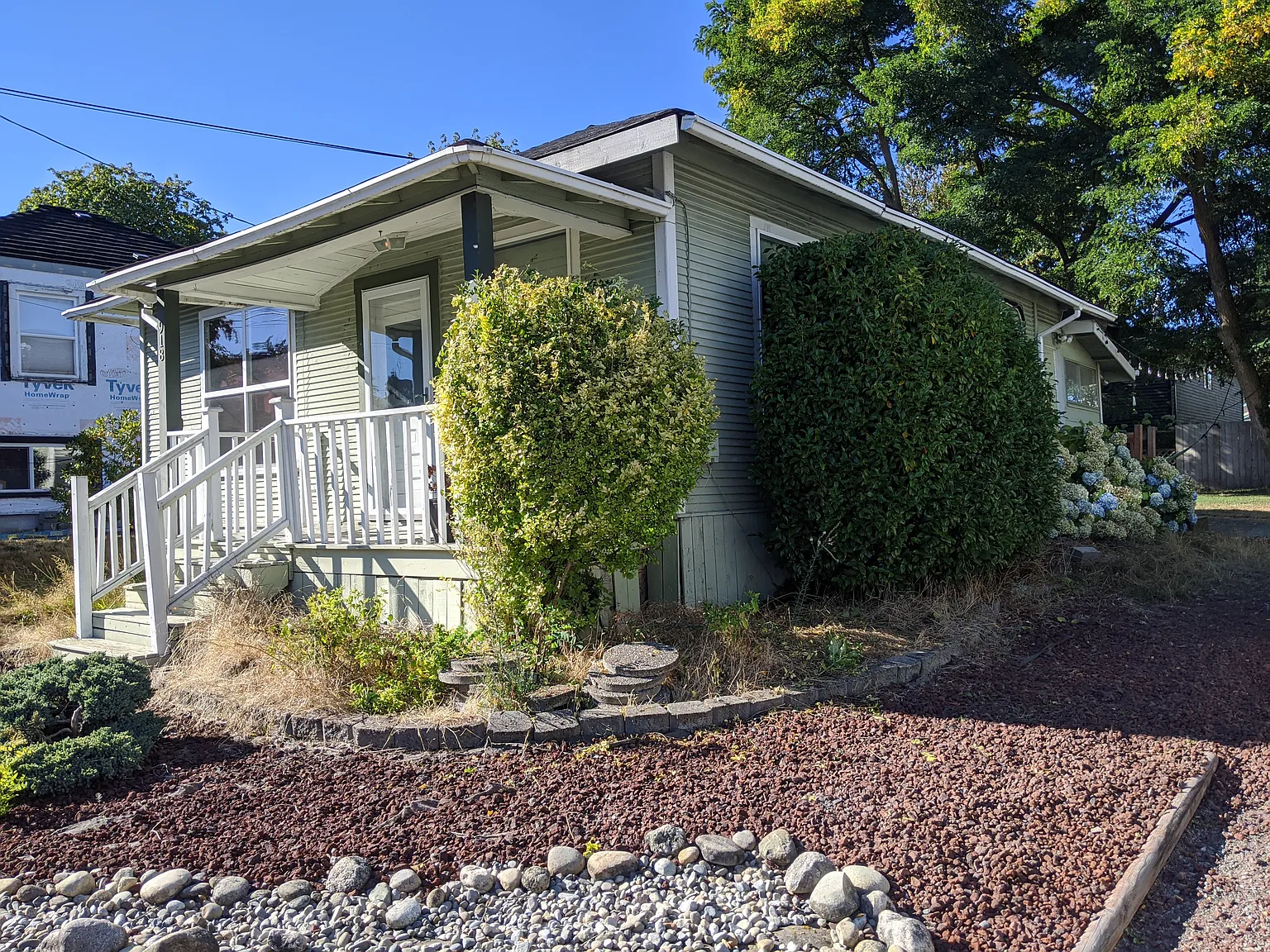 3 bed, 950 sqft, $2,995 — Photo 1