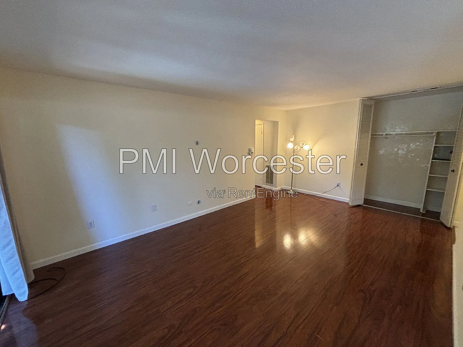 66 Shrewsbury Green Dr — Photo 4
