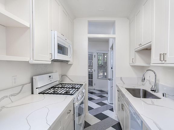 2nd image of 2018 G St APT 3