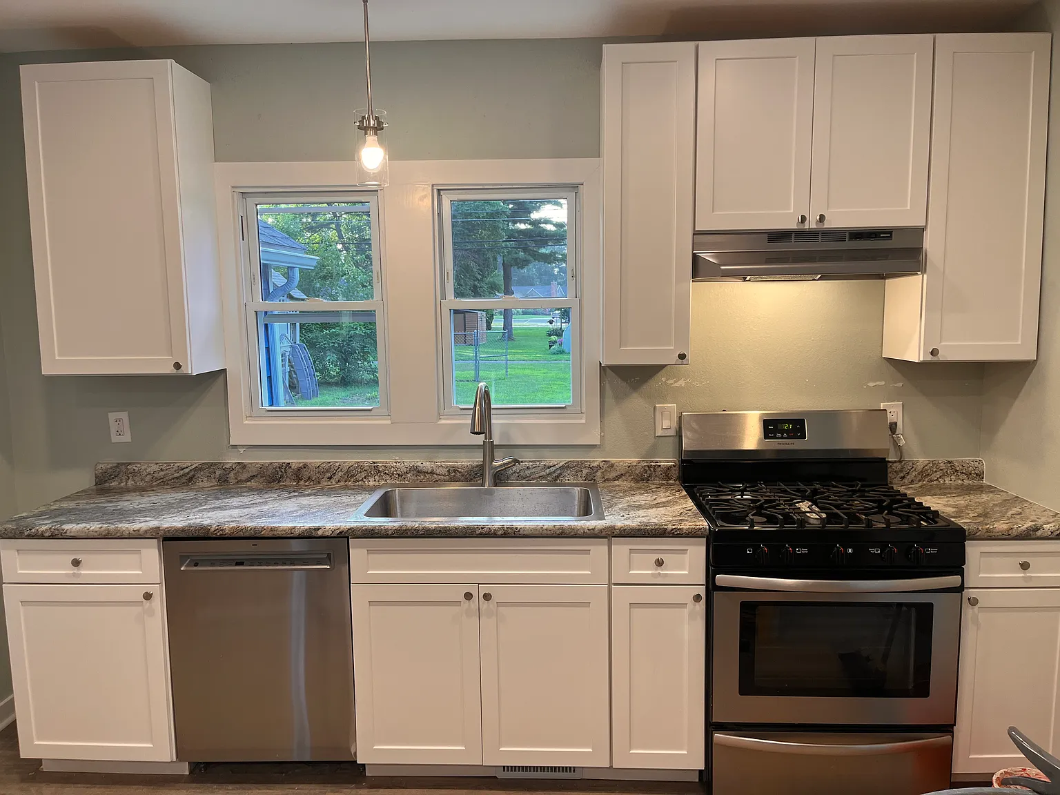 4 bed, 1700 sqft, $2,600 — Photo 4