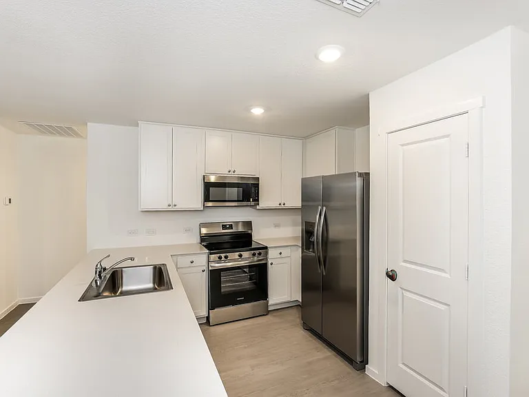 201 Sycamore Pl — Photo 6