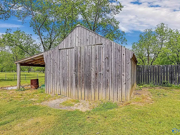3498 Turnpike Rd — Photo 25