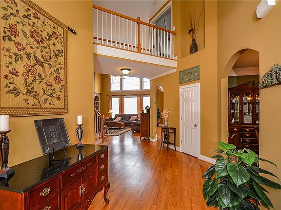 4th image of 414 Hickory Fairway Ct