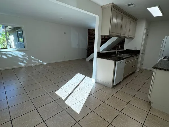 3763 Sapphire Dr APT 2, Auburn, CA 95602