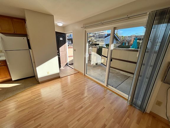 2nd image of 1610 Cloverdale Ln #2