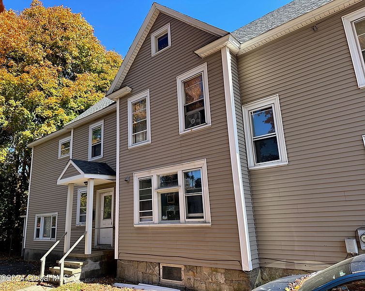 2nd image of 8 Lawrence Street