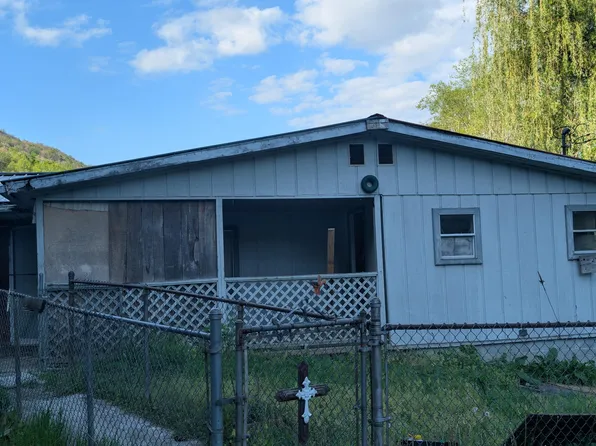 116 Highway 3448, Tacky Town, KY 40988