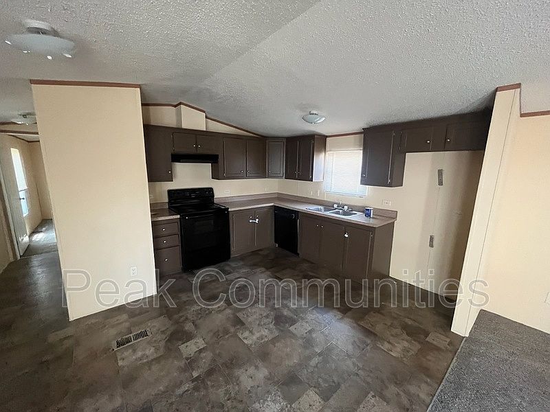 1st image of 206 Pine St #P206