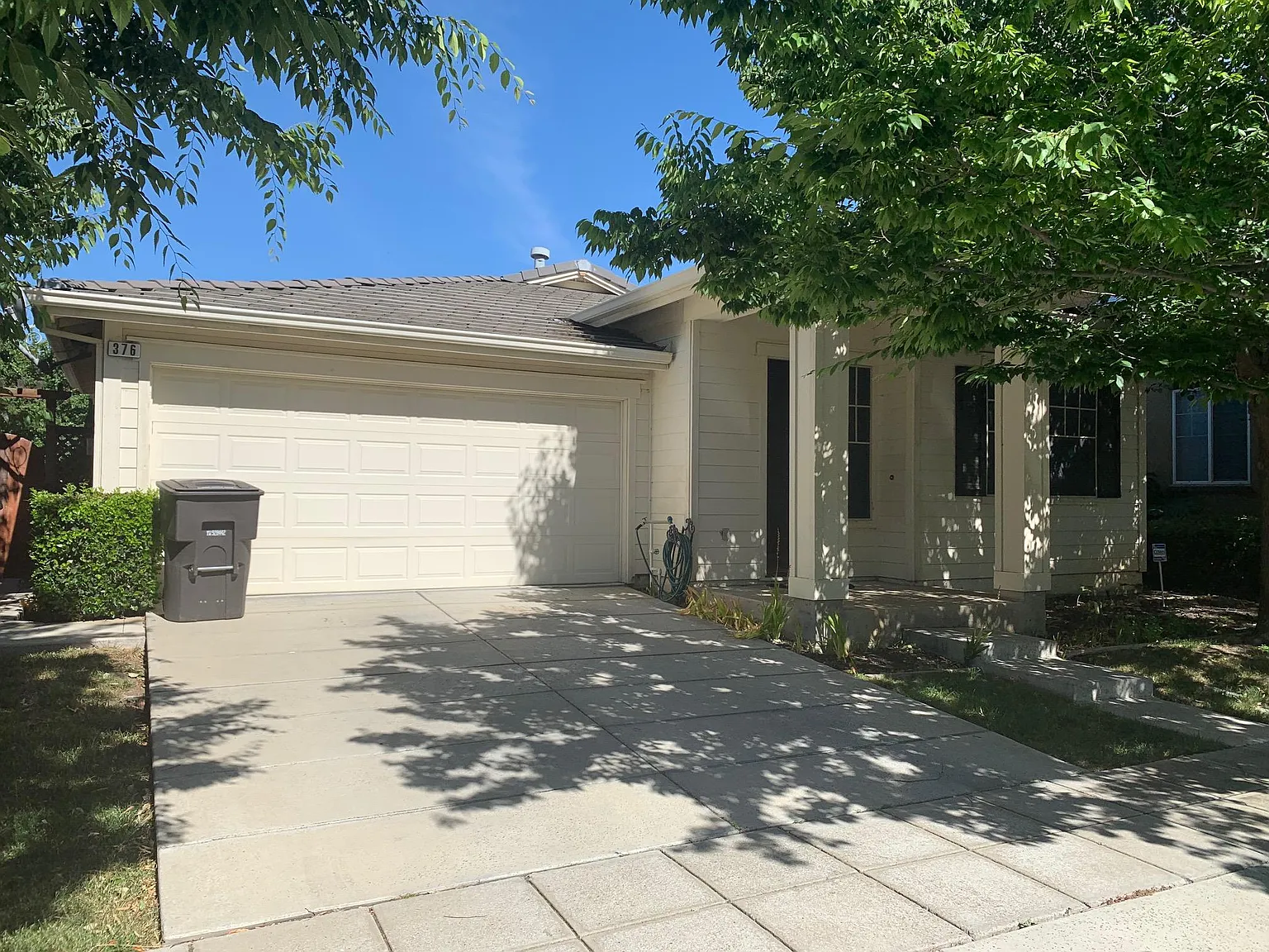 376 Goodall Dr photo 1