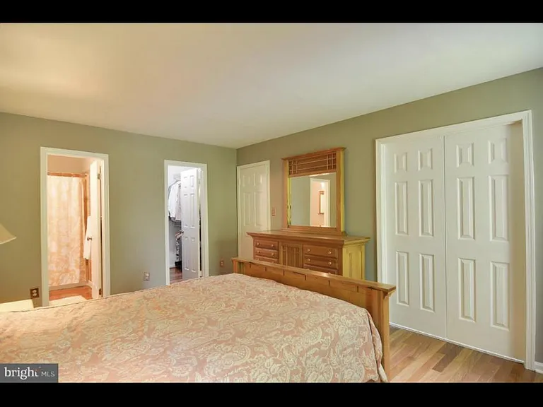 9630 Hillock Ct — Photo 11