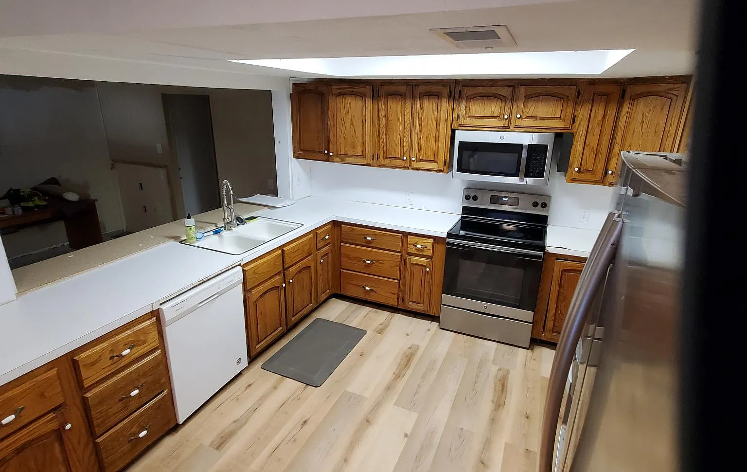 2 bed, 650 sqft, $3,500 — Photo 4