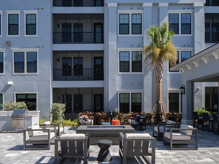 Maren Apartments — Photo 11