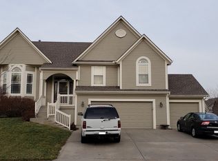 11597 S Longview St, Olathe, KS 66061
