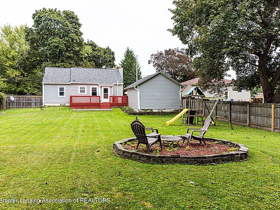 3rd image of 1013 Maycroft Rd