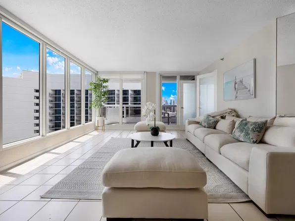 1717 N Bayshore Dr, Miami, FL