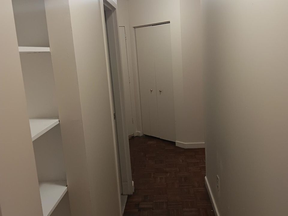 Front Hall from Bedrooms to Entry.