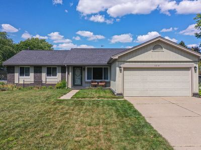 5261 Spinning Wheel Dr, Grand Blanc, MI, 48439
