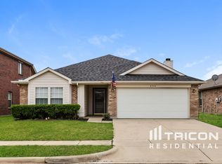 8304 Whispering Willow Ln, Fort Worth, TX 76134