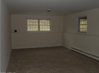 254 Leffingwell Rd, Uncasville, CT 06382