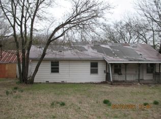 909 N McCord Rd, Ponca City, OK 74604