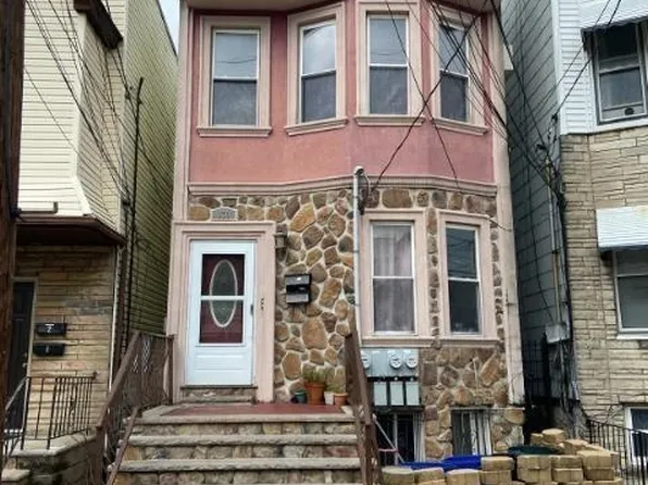 170 Boyd Avenue image 1 of 12